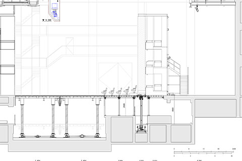断面図 ポディウム形式