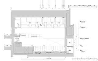 小劇場　断面図　平土間形式
